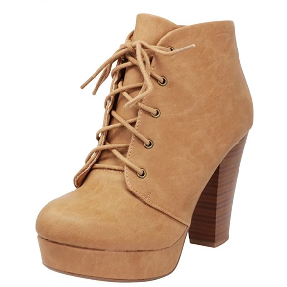 Shoes - Lace-Up Platform Chunky Ankle Bootie